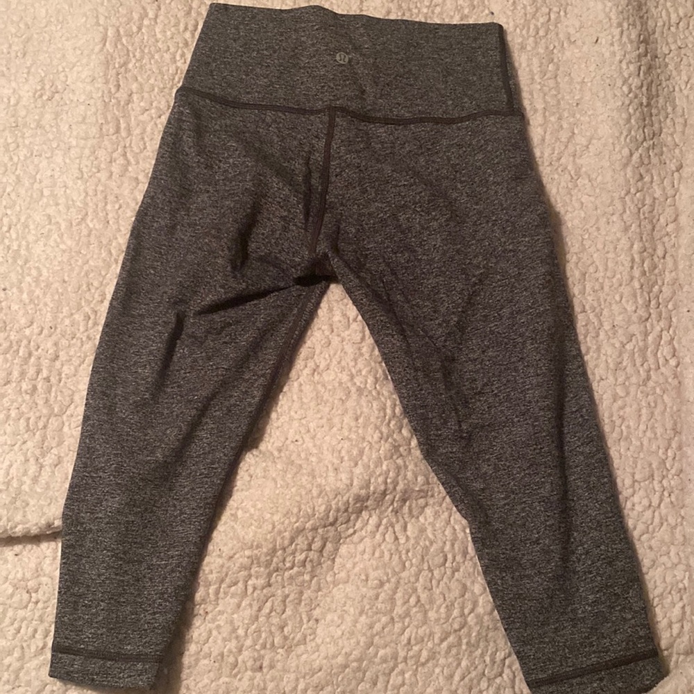 gray lululemon capri legging